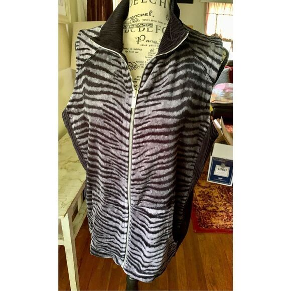 Jones NY Ladies Zip Up Vest - Picture 5 of 9